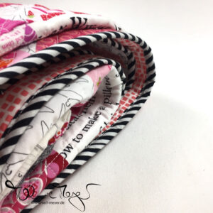 Pink HSTs Quilt | mell-meyer.de